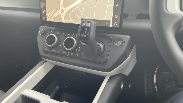 Land Rover Defender 3.0 D250 X-Dynamic SE 110 5dr Auto Diesel Estate